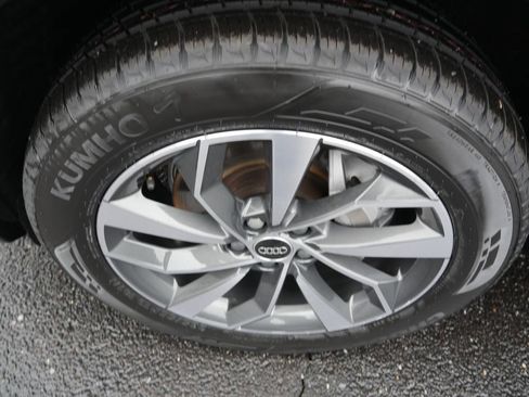 Certified 2023 Audi Q5 2.0T Premium w/ Convenience Package image 12