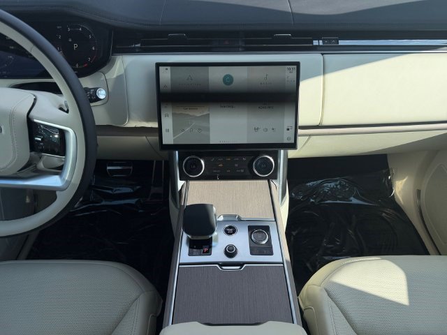 Used 2023 Land Rover Range Rover SE AWD/4WD image 15