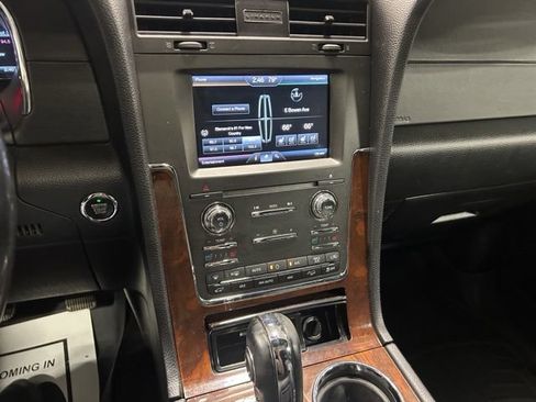 Used 2015 Lincoln Navigator L 4WD image 16