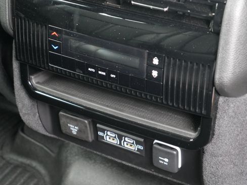 Used 2024 Jeep Wagoneer 4WD image 27