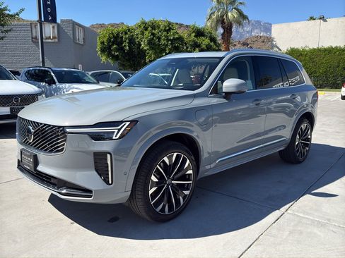 New 2026 Volvo XC90 T8 Ultra w/ Protection Package Premier AWD/4WD image 3