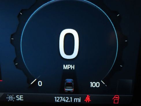 Used 2025 Ford F250 Platinum w/ FX4 Off-Road Package image 14