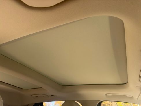 Used 2022 Mercedes-Benz GLC 300 4MATIC image 34