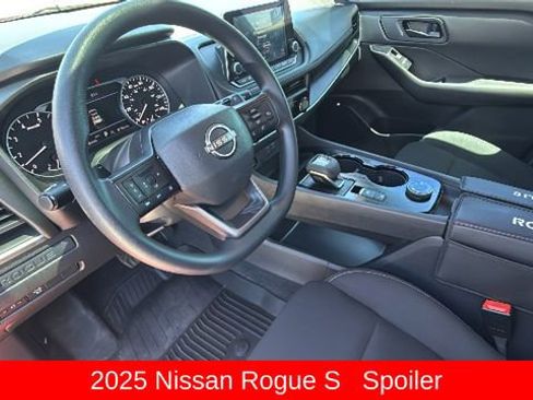 Used 2025 Nissan Rogue S AWD/4WD image 10
