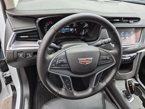 Certified 2018 Cadillac XT5 Premium Luxury w/ Driver Assist Package FWD image 11
