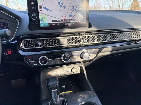 Used 2022 Honda Civic Touring image 16