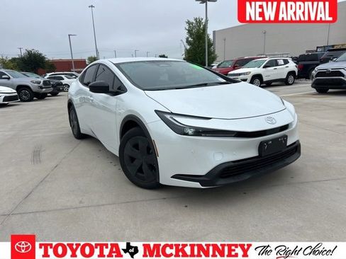 Used 2026 Toyota Prius LE FWD image 1