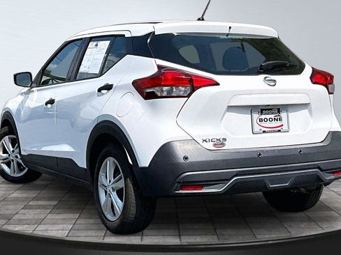 Used 2020 Nissan Kicks S FWD image 2