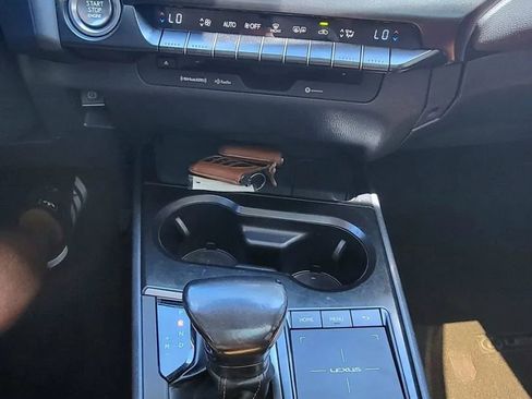 Used 2021 Lexus UX 200 w/ Accessory Package (Z2) FWD image 8