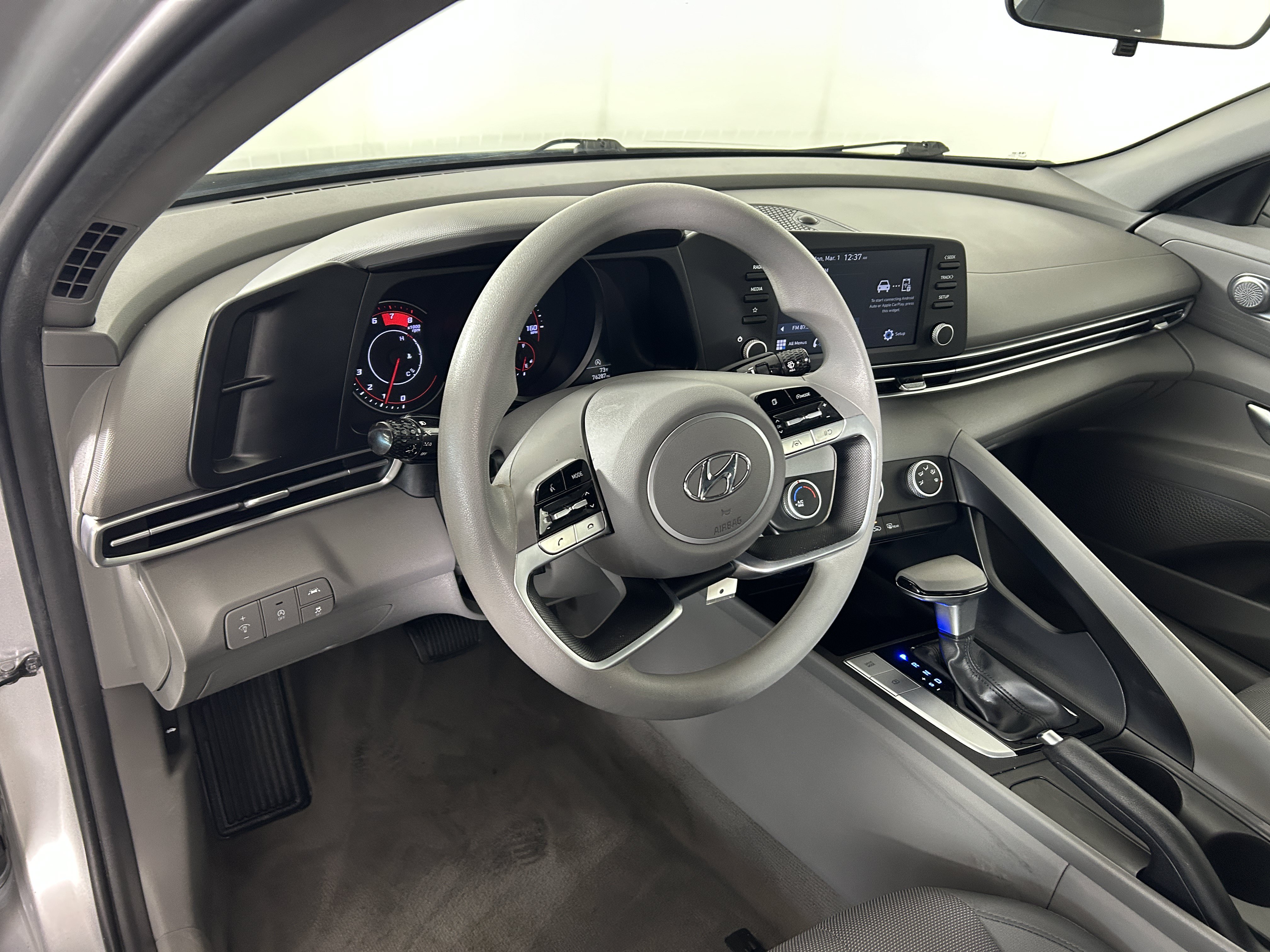 Used 2021 Hyundai Elantra SE FWD image 12