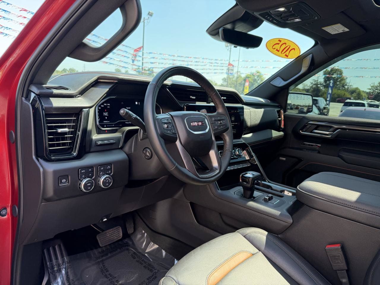 Used 2025 GMC Sierra 1500 AT4 w/ AT4 Premium Package AWD/4WD image 15