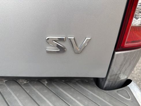 Used 2011 Nissan Frontier SV image 16