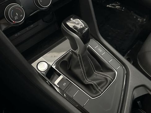 Certified 2023 Volkswagen Taos SE FWD image 21