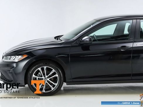 Used 2025 Volkswagen Jetta Sport FWD image 3