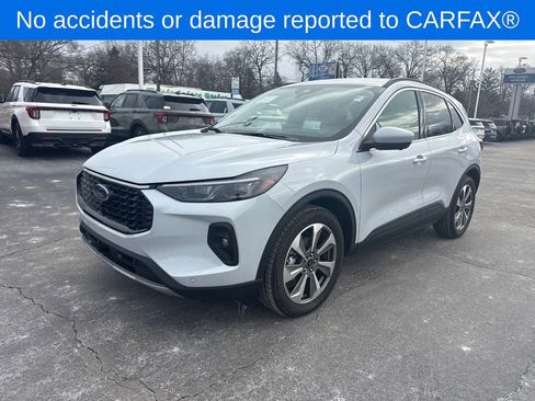 Used 2025 Ford Escape Platinum w/ Premium Technology Package image 2