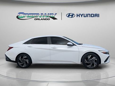 Used 2024 Hyundai Elantra Limited FWD image 10