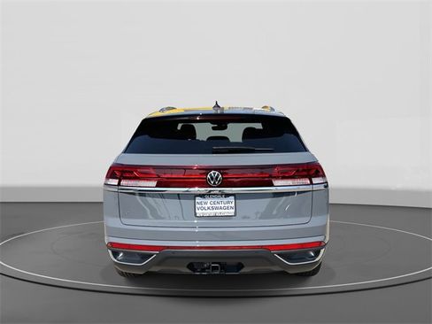 New 2026 Volkswagen Atlas Cross Sport SE image 4