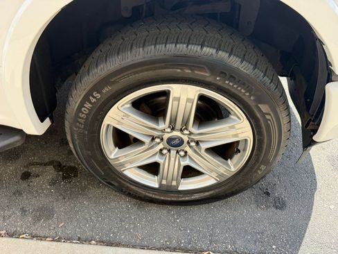 Used 2018 Ford F150 XLT w/ Equipment Group 302A Luxury AWD/4WD image 10