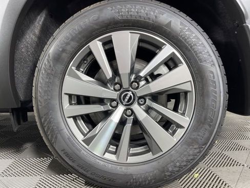 New 2025 Nissan Pathfinder SL image 13