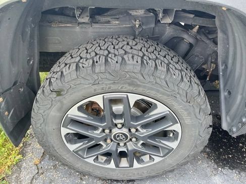 Used 2022 Toyota Tundra Limited AWD/4WD image 6