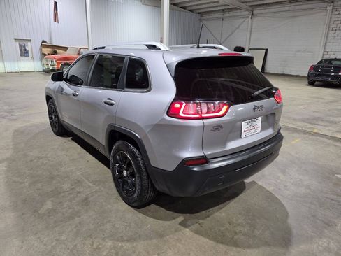 Used 2019 Jeep Cherokee Latitude w/ Popular Appearance Group FWD image 9