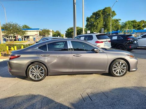 Used 2019 Lexus ES 350 w/ Luxury Package image 6
