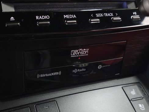 Used 2024 Lexus IS 500 RWD image 31