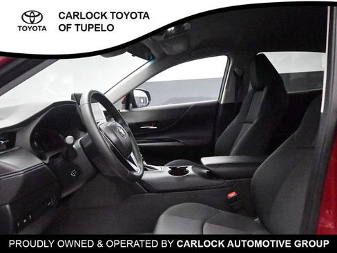 Used 2023 Toyota Venza LE image 11