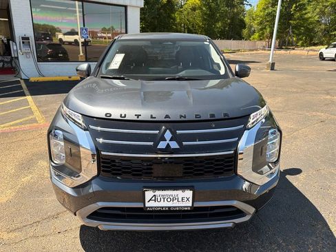 Used 2026 Mitsubishi Outlander SE AWD/4WD image 3