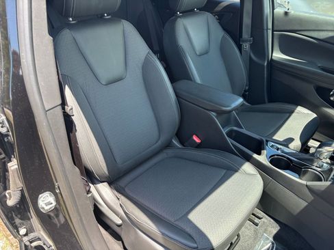 Used 2025 Buick Encore GX Preferred FWD image 37