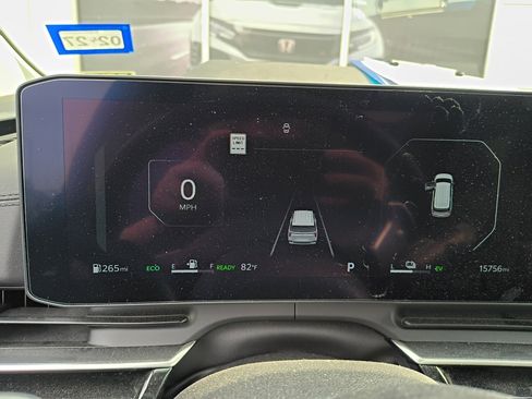 Used 2025 Kia Carnival SX Prestige image 9