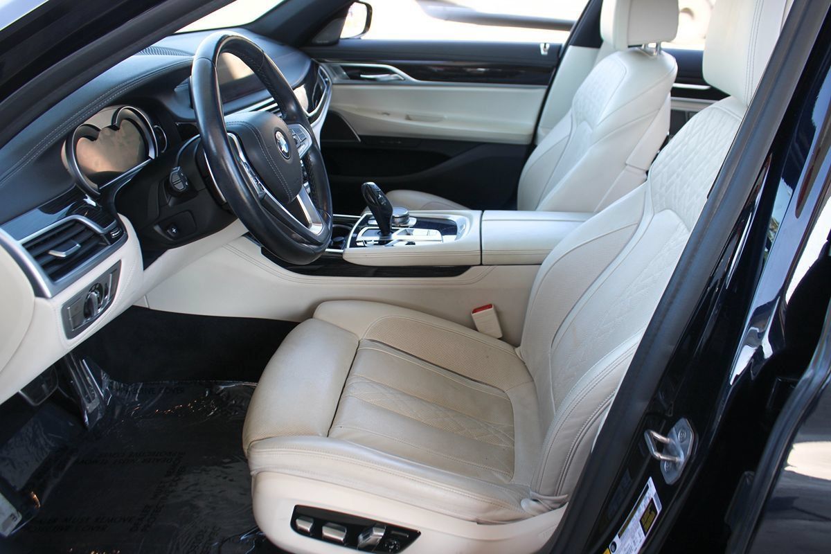Used 2019 BMW 750i RWD image 15