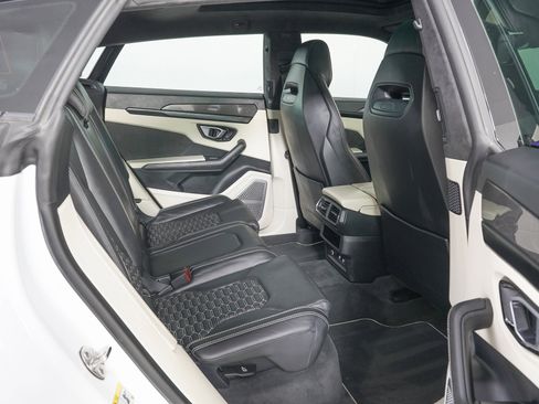 Used 2021 Lamborghini Urus image 10