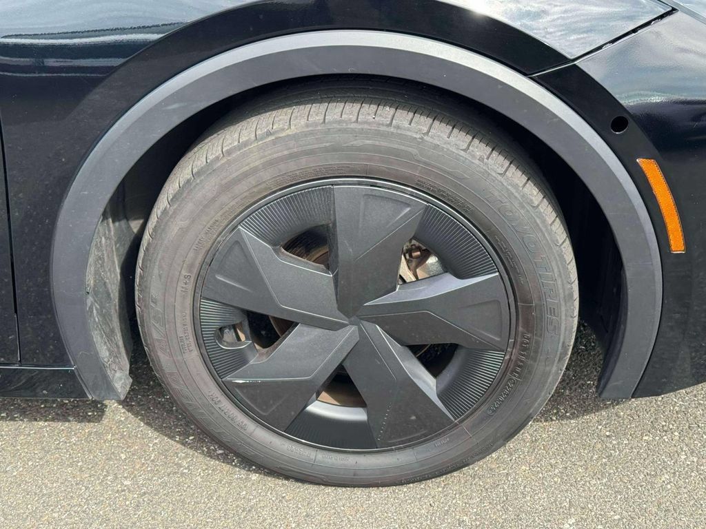 Used 2025 Toyota Prius LE FWD image 8