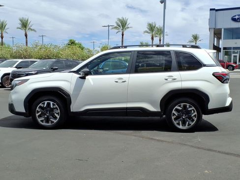 Certified 2025 Subaru Forester Premium AWD/4WD image 4