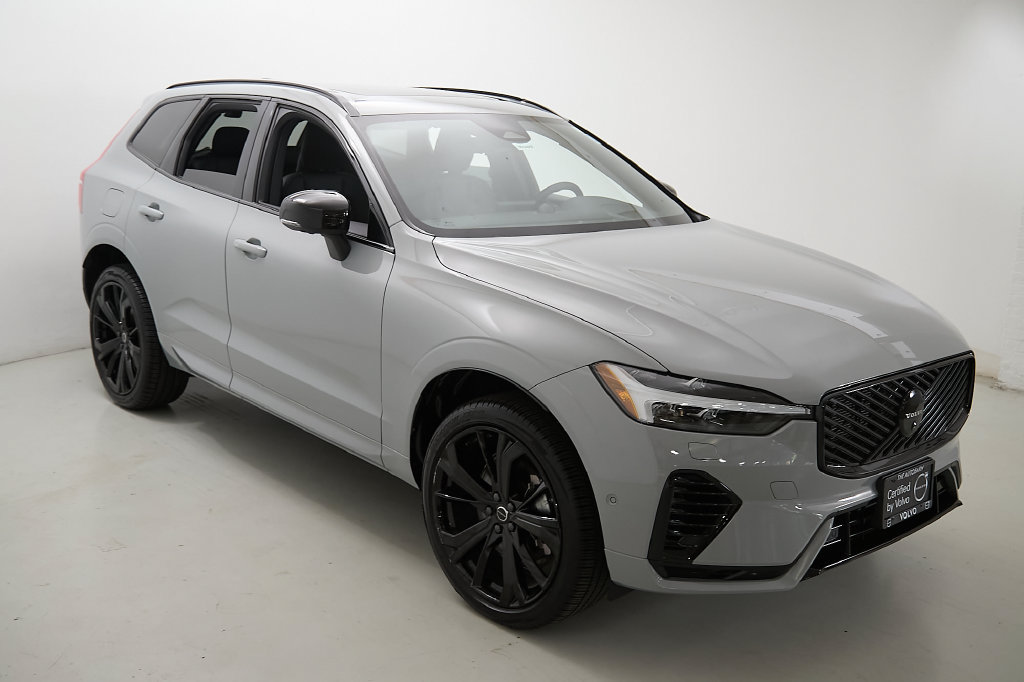 Certified 2026 Volvo XC60 T8 Ultra AWD/4WD image 4