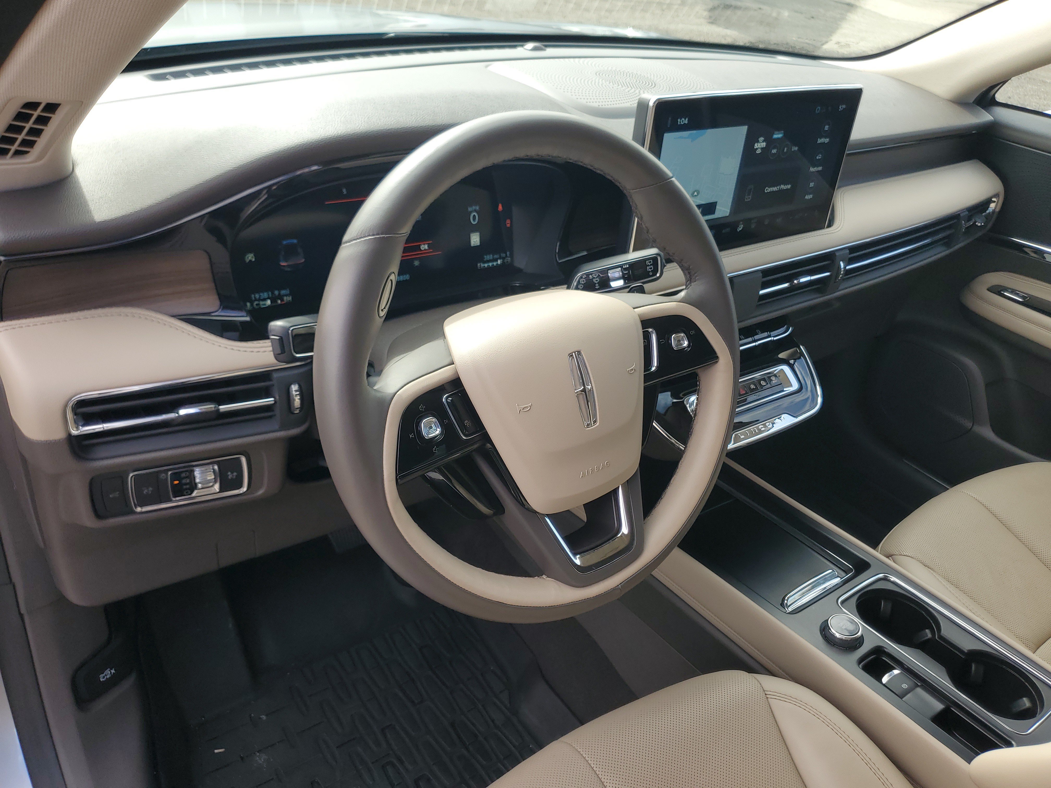 Certified 2024 Lincoln Corsair Reserve w/ Jet Appearance Package AWD/4WD image 13