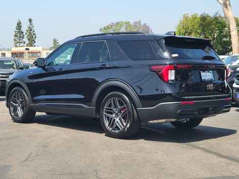 Used 2026 Ford Explorer ST-Line w/ ST-Line Street Pack RWD image 2