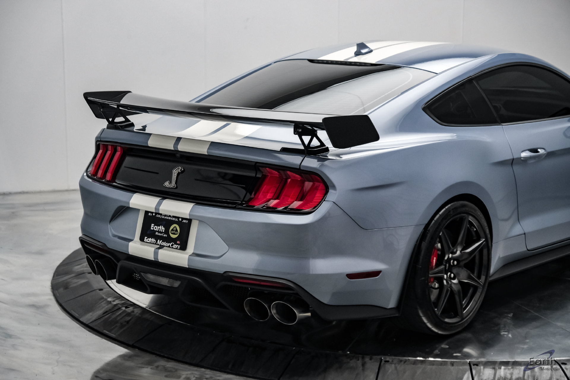 Used 2022 Ford Mustang Shelby GT500 w/ Carbon Fiber Track Pack RWD image 22