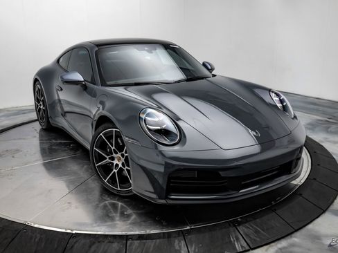 Used 2025 Porsche 911 Carrera T RWD image 22
