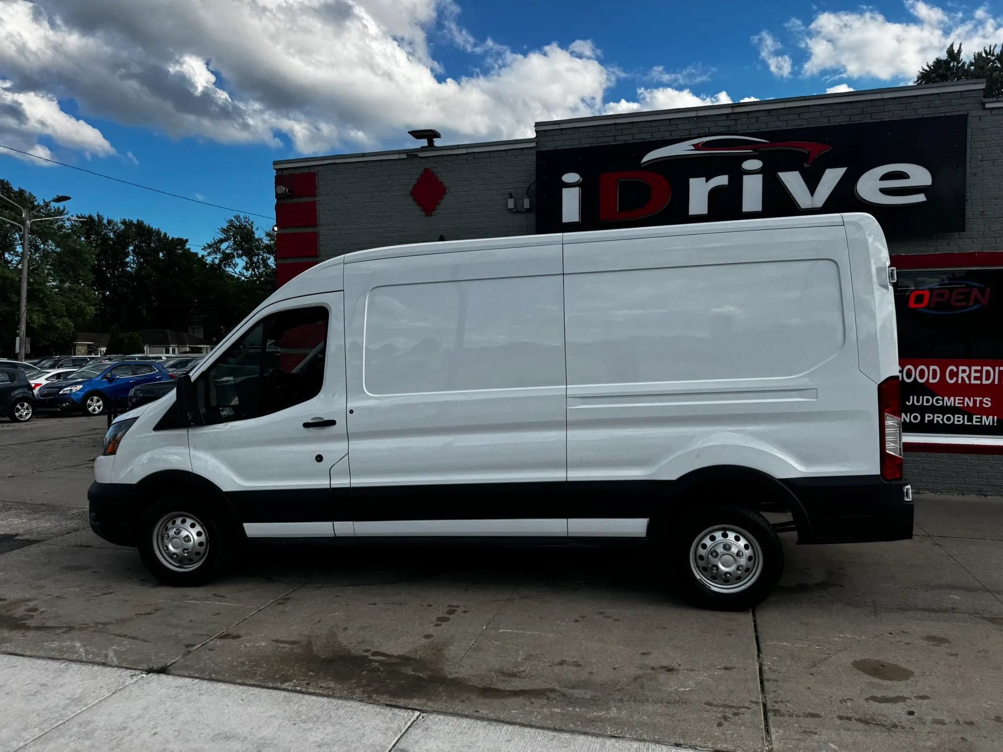 Used 2023 Ford Transit 250 Medium Roof AWD w/ Load Area Protection Package image 6