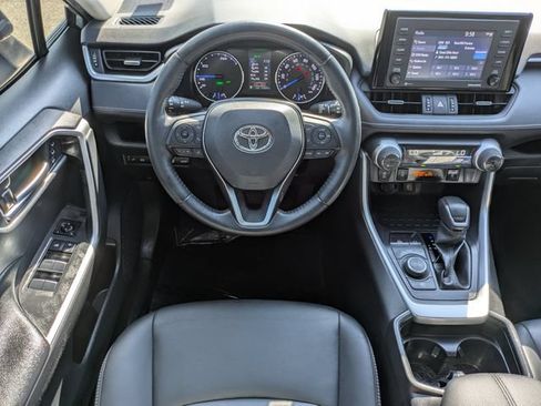Used 2021 Toyota RAV4 XLE Premium AWD/4WD image 16