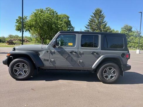 Used 2023 Jeep Wrangler Unlimited Sport AWD/4WD image 2
