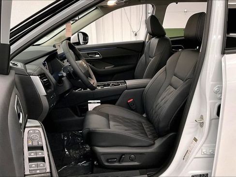 New 2026 Nissan Rogue Platinum w/ Platinum Premium Package image 10