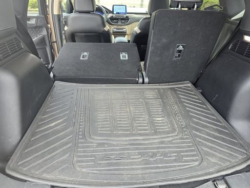 Used 2020 Ford Escape Titanium image 7