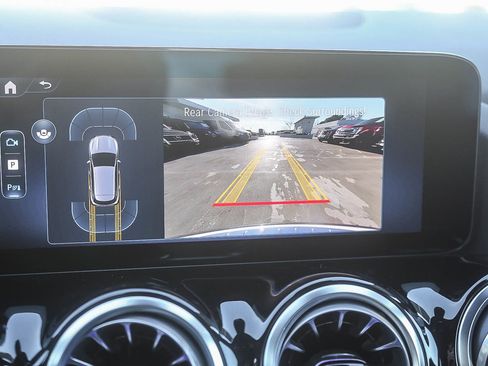 Certified 2025 Mercedes-Benz GLA 250 4MATIC image 21