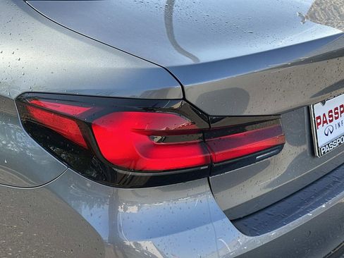 Used 2021 BMW 530i w/ Premium Package RWD image 10