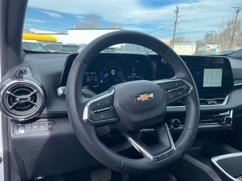 Used 2025 Chevrolet Equinox LT image 34