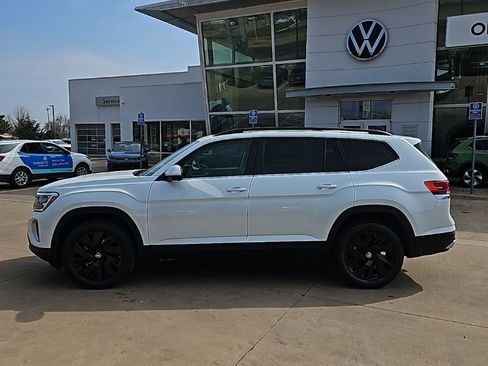 New 2026 Volkswagen Atlas SE FWD image 8