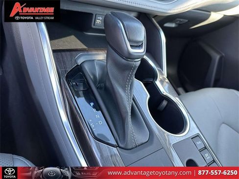 Used 2023 Toyota Highlander Limited image 34
